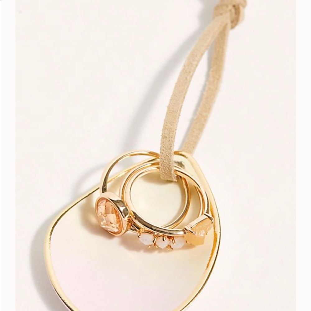 Free people love story ring set